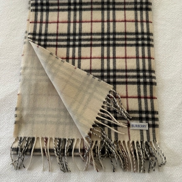 Burberry cashmere scarf - Picture 2 of 3